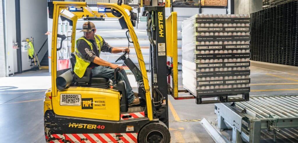 Warehouse 2 FocusFillWzExMDAsNTI5LCJ5IiwxMDJd